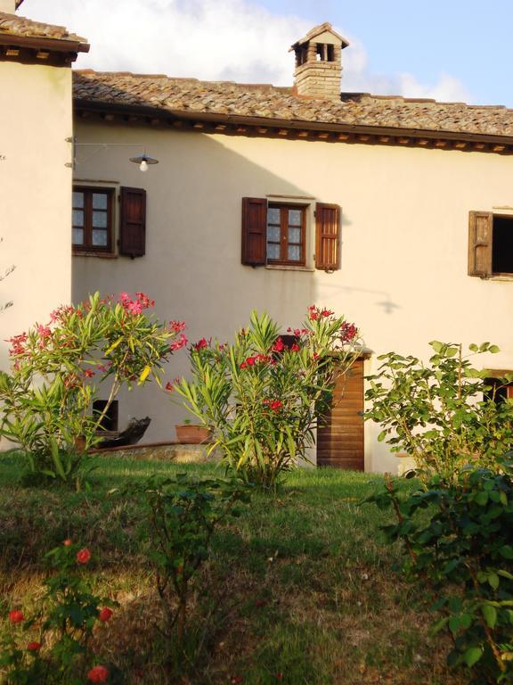 Agriturismo Podere La Marronaia San Gimignano Luaran gambar