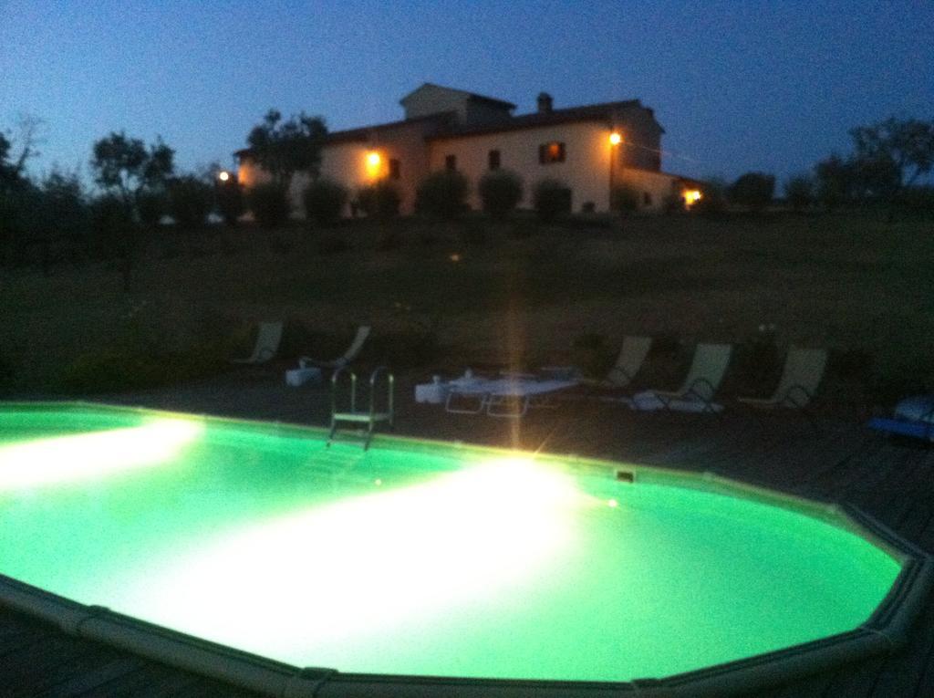 Agriturismo Podere La Marronaia San Gimignano Luaran gambar